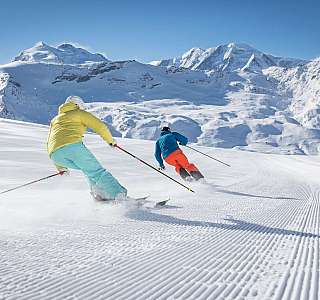 Skifahren in den Bergen