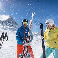 Skifahrer machen sich bereit